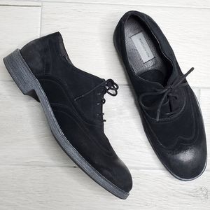 ANDREW MARC NEW YORK Distressed Wingtip Lace-Up Oxfords 10.5.